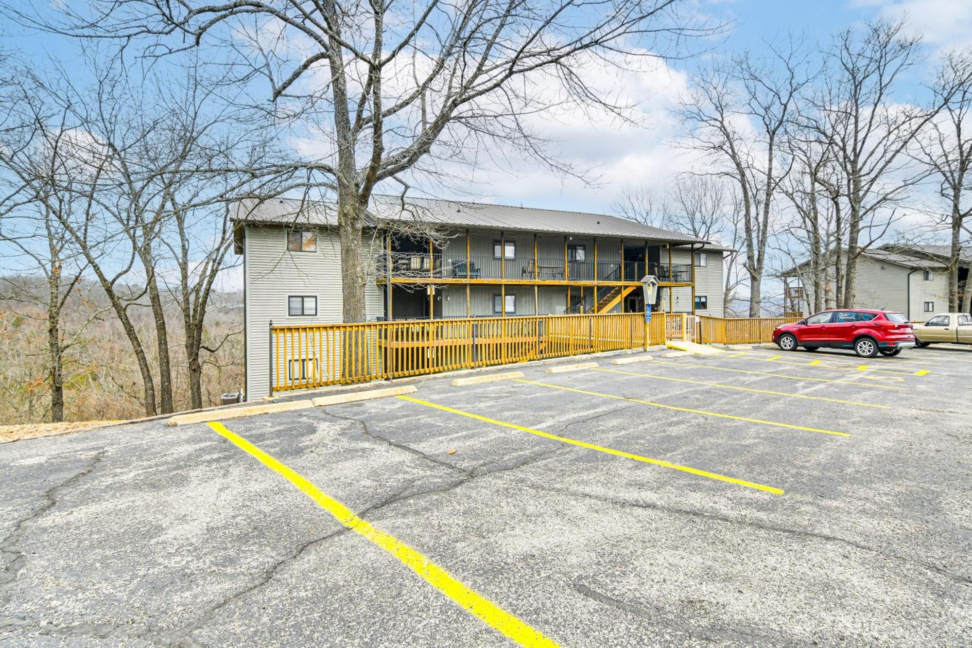 Inviting Branson West Condo With Pool Access Kültér fotó